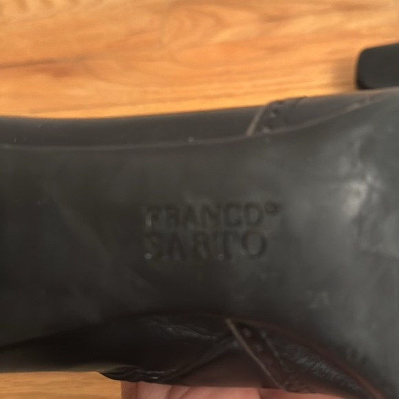 Franco Sarto heeled zip bootie. Size 10 with Oxford stitching detail. - Picture 6 of 7